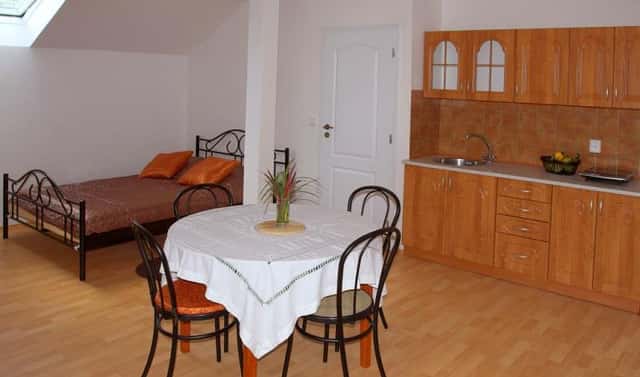 Pronájem bytu 1+kk 40 m², Mníšek pod Brdy, okres Praha-západ