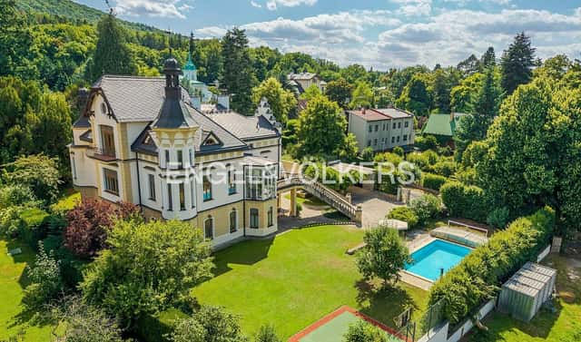 Prodej domu 581 m² s pozemkem 2 105 m², Krajníkova, Dobřichovice, okres Praha-západ