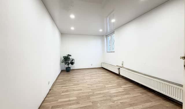 Pronájem obchodních prostor 26 m², Štěchovická, Praha 10 – Strašnice