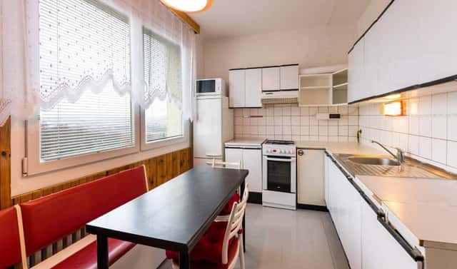 Pronájem bytu 4+1 80 m², Strážnická, Plzeň – Severní Předměstí, okres Plzeň-město