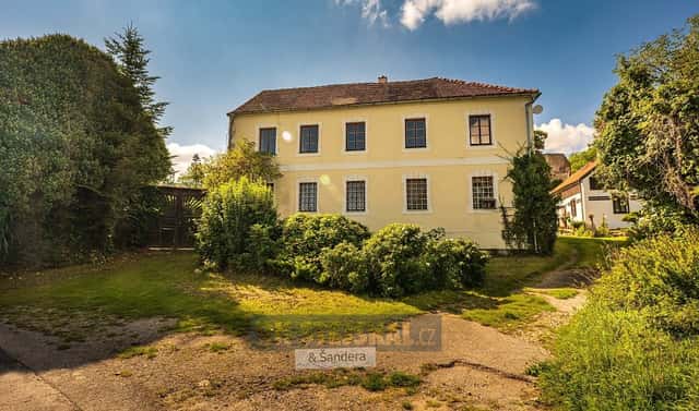 Prodej domu 430 m² s pozemkem 57 892 m², Brloh, okres Český Krumlov