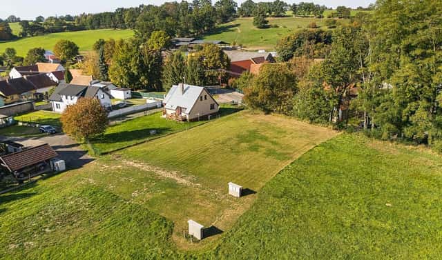 Prodej stavebního pozemku 950 m², Benešov – Úročnice