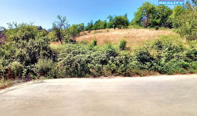 Prodej stavebního pozemku 3 377 m², Podhradí, okres Zlín