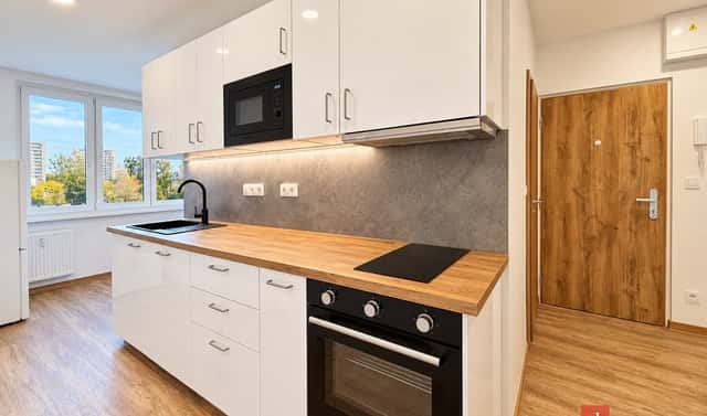 Pronájem bytu 2+1 62 m², Karlovarská, Karlovy Vary – Stará Role