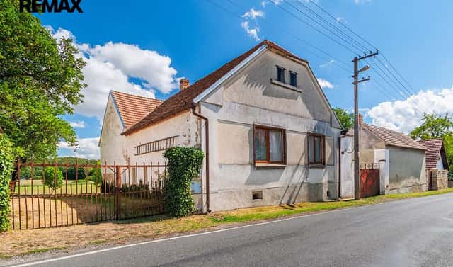 Prodej domu 93 m² s pozemkem 3 355 m², Horažďovice – Komušín, okres Klatovy