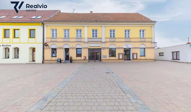 Pronájem obchodních prostor 30 m², Palackého náměstí, Slavkov u Brna, okres Vyškov