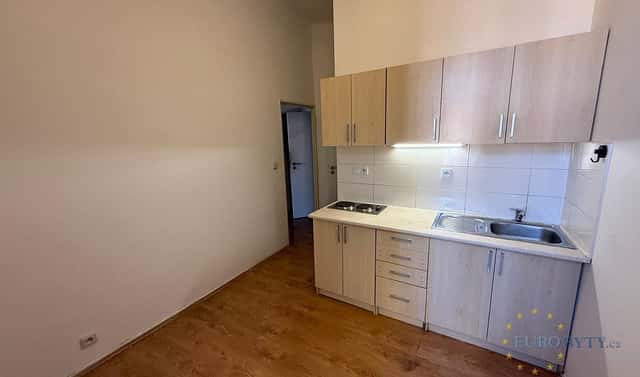 Pronájem bytu 2+kk 37 m², Slavojova, Praha 2 – Nusle