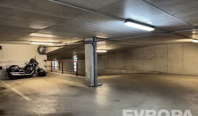 Prodej garážového stání 14,4 m2 Praha 10, Horní Měcholupy, Boloňská, Praha 10 – Horní Měcholupy