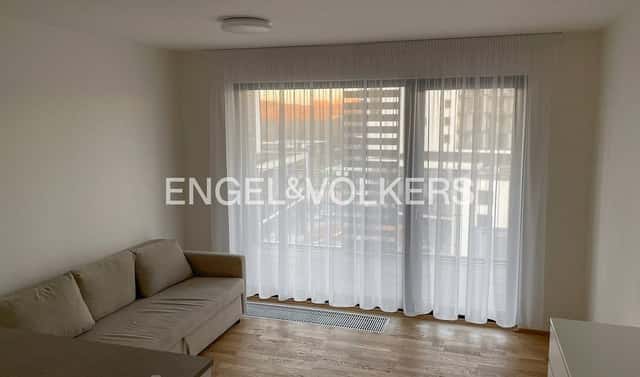Pronájem bytu 1+kk 34 m², Mezi vodami, Praha 4 – Modřany