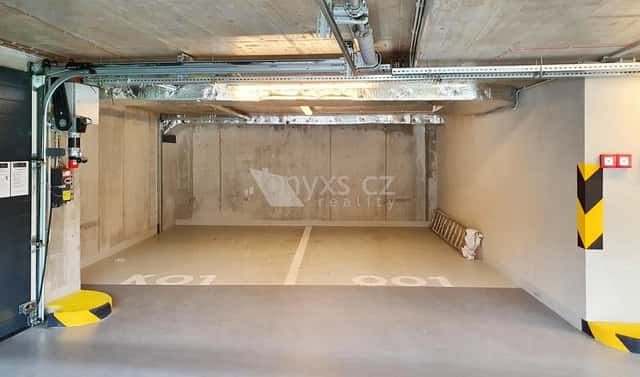 Prodej garážového stání 15 m2, ulice Novovysočanská (Krejcárek) Praha 9, Libeň, Novovysočanská, Praha