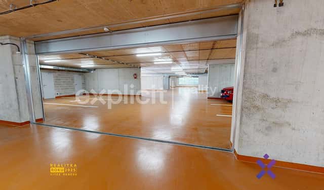 Pronájem garážového stání 15 m2, Nad Stráněmi, Zlín, Nad Stráněmi, Zlín