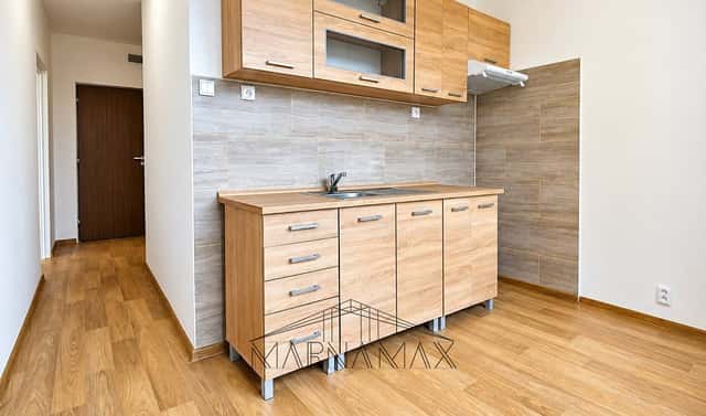 Prodej bytu 2+1 62 m², Holešická, Chomutov