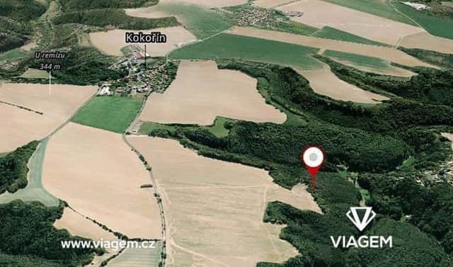 Prodej pole 2 261 m², Kokořín, okres Mělník