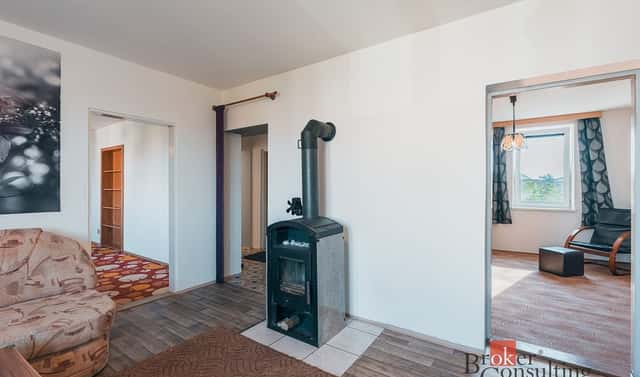 Prodej bytu 3+1 75 m², Líšťanská, Město Touškov, okres Plzeň-sever