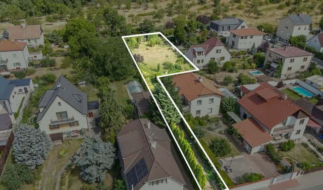 Prodej stavebního pozemku 1 028 m², Praha 5