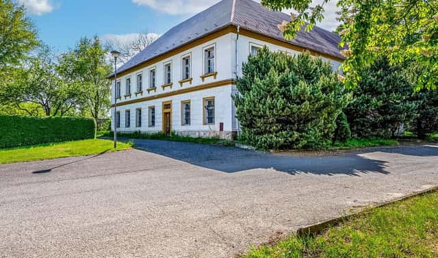 Prodej komerčního objektu (jiného typu) 3 000 m², Velké Všelisy, okres Mladá Boleslav
