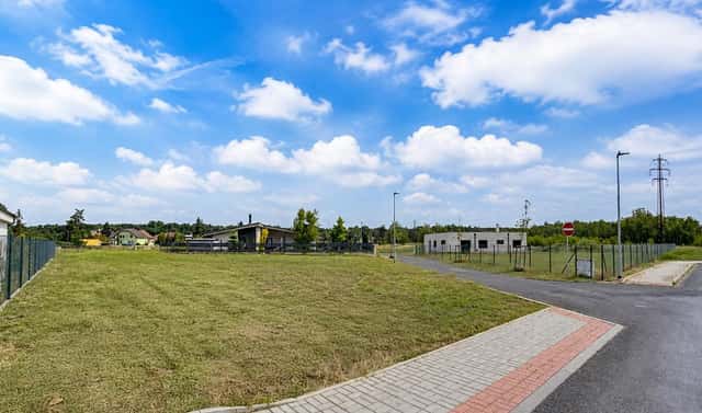 Prodej stavebního pozemku 733 m², Okružní, Káraný, okres Praha-východ