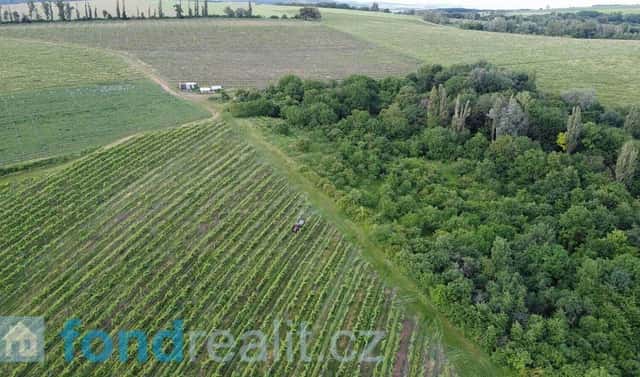 Prodej pozemku 4 878 m², Újezdec, okres Uherské Hradiště