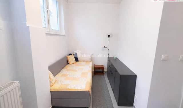 Pronájem bytu 1+kk 21 m², Mošnova, Praha 5 – Smíchov
