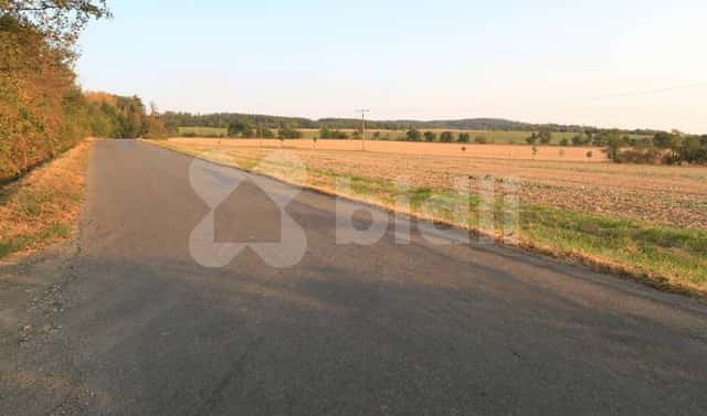 Prodej pole 3 030 m², Bělkovice-Lašťany, okres Olomouc