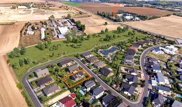 Prodej stavebního pozemku 608 m², Pod Střediskem, Hrušovany u Brna, okres Brno-venkov