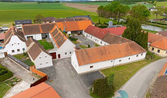 Prodej výrobních prostor 1 075 m², Babice, okres Prachatice
