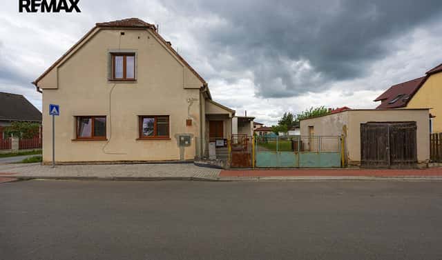 Prodej domu 290 m² s pozemkem 718 m², Lesní, Vejprnice, okres Plzeň-sever