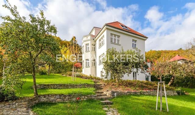 Pronájem domu 356 m² s pozemkem 1 389 m², Libušina, Černošice, okres Praha-západ