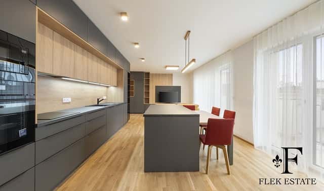 Pronájem bytu 3+kk 225 m², Biskupcova, Praha 3 – Žižkov