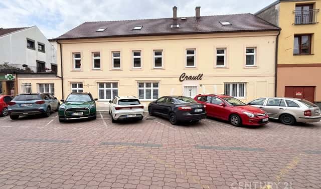 Pronájem komerčního objektu (jiného typu) 428 m², Žižkova, Kladno