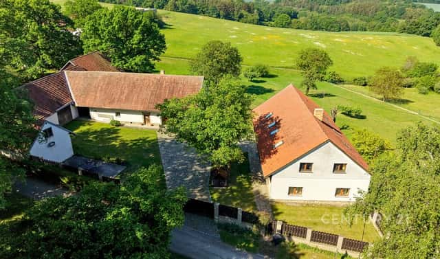 Prodej domu 310 m² s pozemkem 5 983 m², Bystřice – Opřetice, okres Benešov