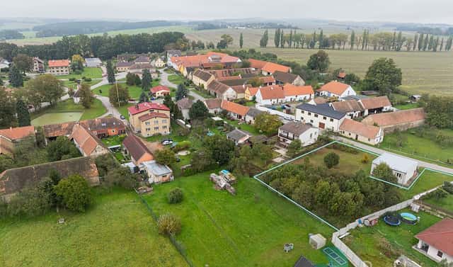 Prodej stavebního pozemku 1 303 m², Radošovice, okres České Budějovice