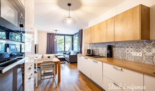 Pronájem bytu 2+kk 50 m², Střížkovská, Praha 8