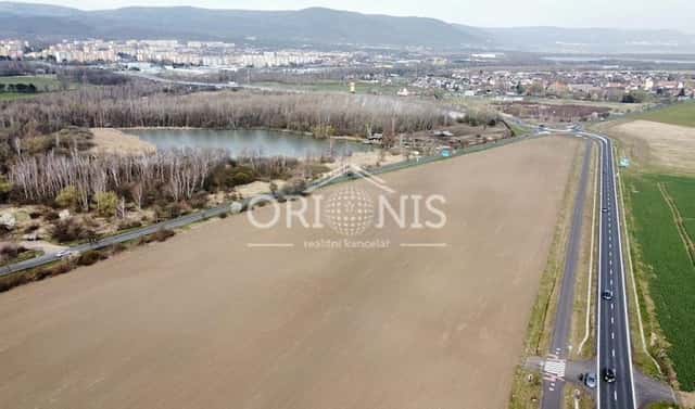 Prodej komerčního pozemku 74 902 m², Zadní Vinohrady, Chomutov