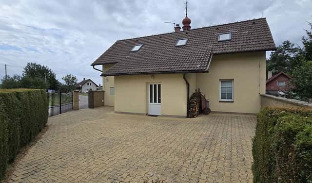 Pronájem domu 130 m² s pozemkem 200 m², Osek, okres Jičín