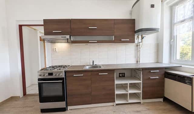 Pronájem bytu 1+1 37 m², Nádražní, Aš, okres Cheb
