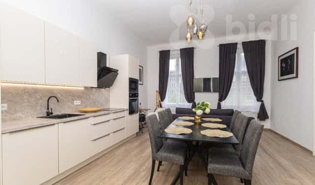 Pronájem bytu 2+kk 95 m², U nádražní lávky, Praha 8 – Karlín
