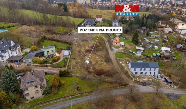 Prodej stavebního pozemku 1 477 m², V Lukách, Děčín