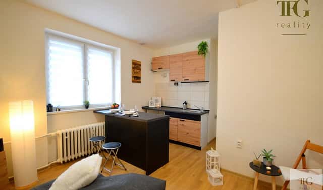 Prodej bytu 1+kk 25 m², Černokostelecká, Praha 10 – Strašnice
