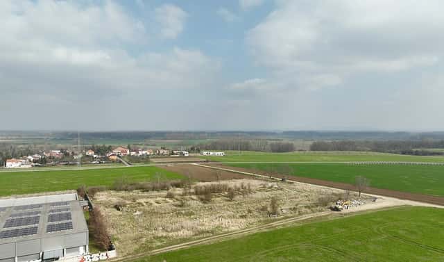 Prodej komerčního pozemku 13 821 m², Bezměrov, okres Kroměříž
