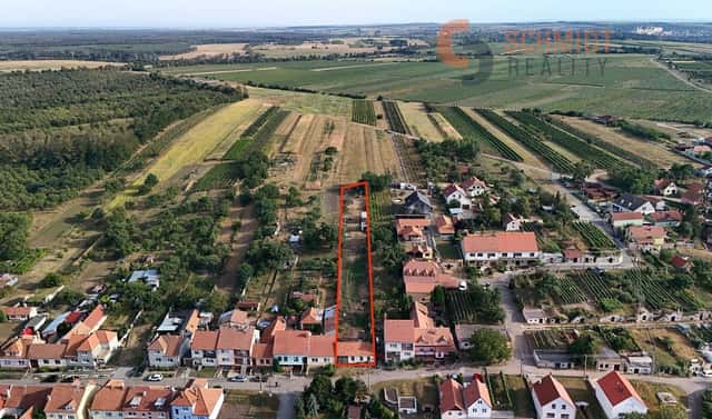 Prodej stavebního pozemku 1 953 m², U sadů, Hlohovec, okres Břeclav