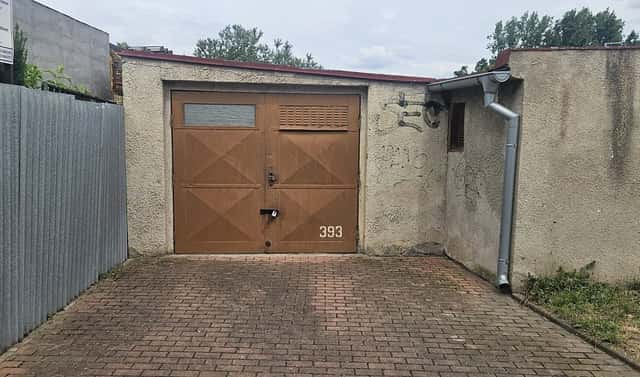 Nabízíme pronájem garáže v Praze čakovicích, Na bahnech, Praha 9 – Čakovice