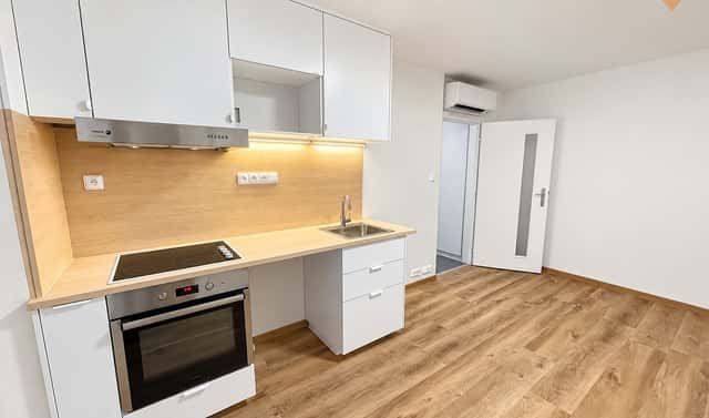 Pronájem bytu 2+kk 28 m², Mírová, Milovice, okres Nymburk