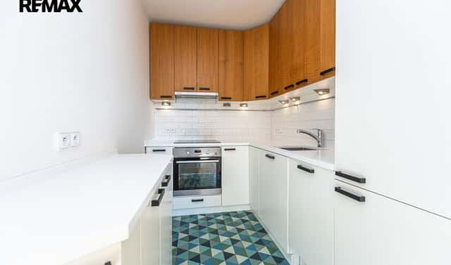 Pronájem bytu 2+kk 43 m², Hrubého, Praha 8 – Kobylisy