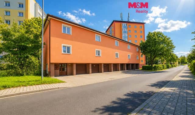 Prodej nájemního domu, činžáku 360 m², Tovární, Nová Role, okres Karlovy Vary