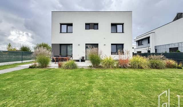 Prodej domu 260 m² s pozemkem 620 m², Hubáčkova, Praha 9 – Černý Most
