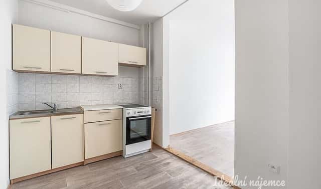 Pronájem bytu 2+kk 50 m², Holandská, Kladno – Kročehlavy