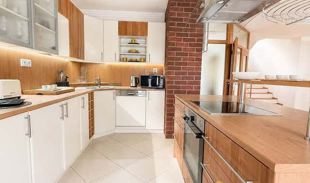 Pronájem domu 350 m² s pozemkem 330 m², Nad hradním potokem, Praha 6 – Veleslavín