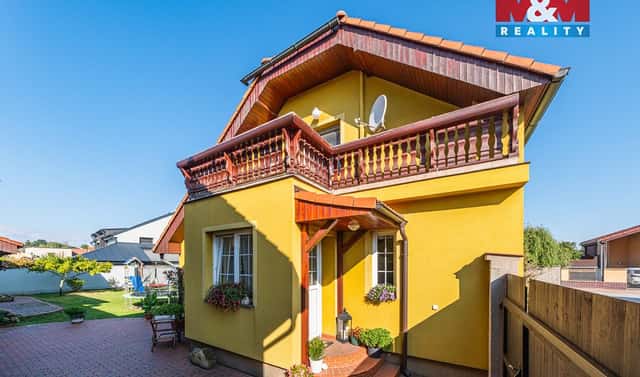 Prodej domu 370 m² s pozemkem 648 m², Ruská, Mochov, okres Praha-východ