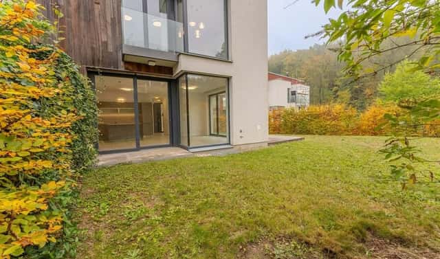 Pronájem domu 179 m² s pozemkem 435 m², V Šáreckém údolí, Praha 6 – Dejvice